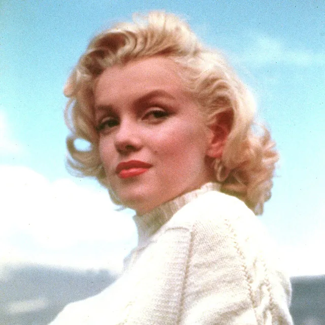 Photo of actress in a late 1953 issue of Modern Screen . A search revealed that this was taken for 1954 film River of No Return .